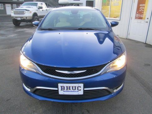 Used 2016 Chrysler 200 Limited image 2