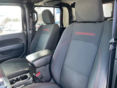 Used 2022 Jeep Gladiator Rubicon w/ Cold Weather Group AWD/4WD image 10