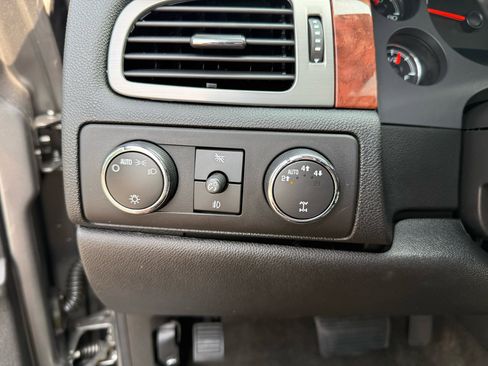 Used 2008 Chevrolet Suburban LTZ w/ LTZ Preferred Equipment Group image 30