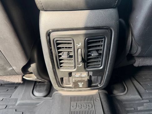 Used 2021 Jeep Grand Cherokee Limited X AWD/4WD image 27