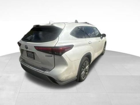 Used 2020 Toyota Highlander Platinum AWD/4WD image 8