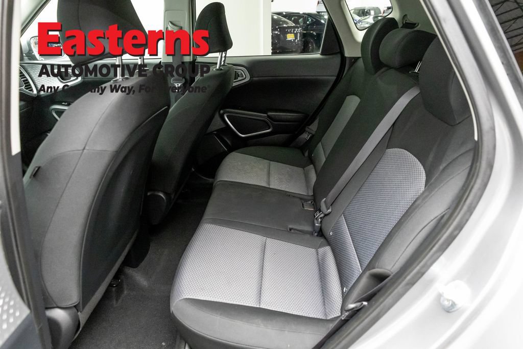 Used 2023 Kia Soul LX w/ Option Group 015 FWD image 23