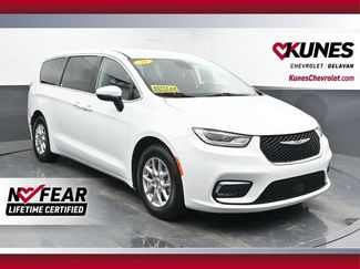 Used 2023 Chrysler Pacifica Touring-L FWD video 1