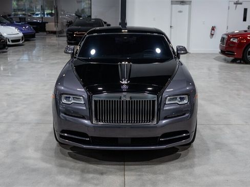 Used 2017 Rolls-Royce Wraith RWD image 9