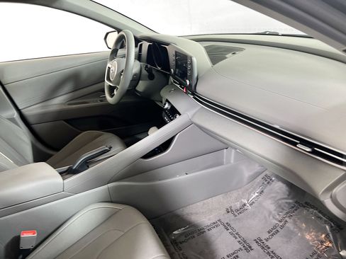 Used 2023 Hyundai Elantra SEL image 26