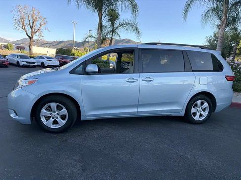 Used 2015 Toyota Sienna LE FWD image 12