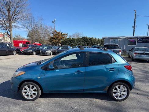 Used 2011 MAZDA MAZDA2 Touring image 2