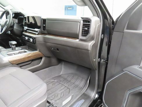 Used 2025 GMC Sierra 1500 Elevation image 25