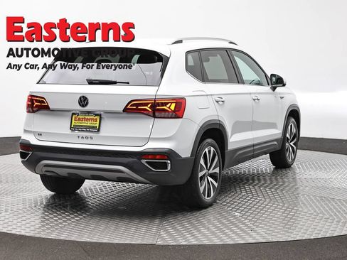Used 2024 Volkswagen Taos SE FWD image 5
