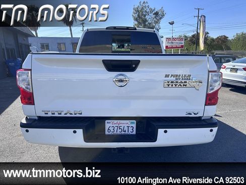 Used 2017 Nissan Titan SV RWD image 5