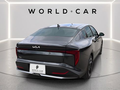 Used 2025 Kia K4 EX image 7