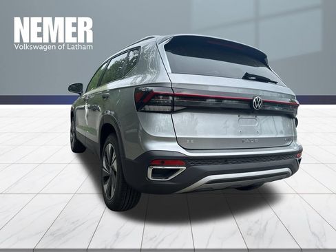 New 2026 Volkswagen Taos SE AWD/4WD image 2