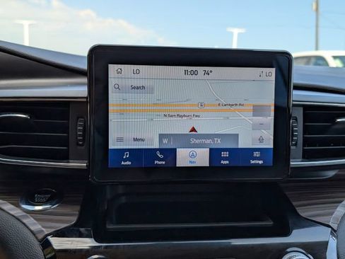 Used 2023 Ford Explorer Limited w/ Equipment Group 301A RWD image 7