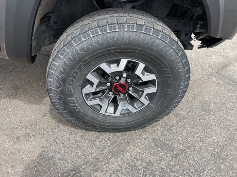 Used 2017 Toyota Tacoma TRD Off-Road w/ Tow Package image 19