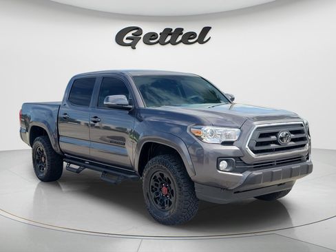 Used 2022 Toyota Tacoma SR5 w/ Technology Package RWD image 3