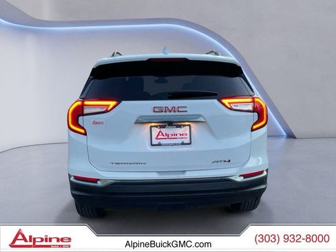 Used 2024 GMC Terrain AT4 image 4