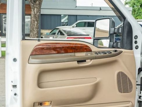 Used 2001 Ford F350 Lariat AWD/4WD image 17