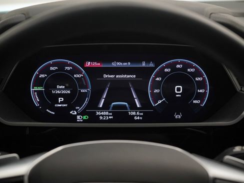 Certified 2022 Audi e-tron Premium image 10