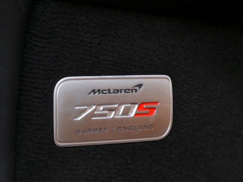 Used 2024 McLaren 750S Spider RWD image 15