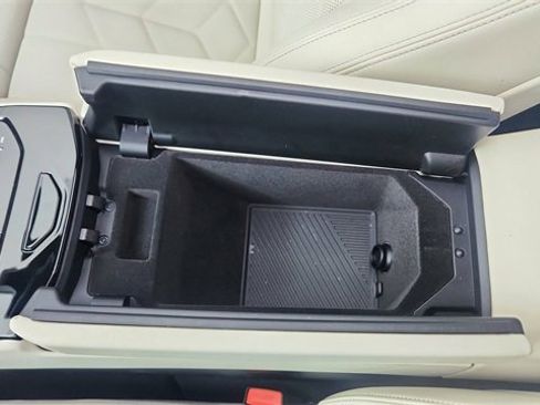 Used 2025 BMW i5 xDrive40 image 56