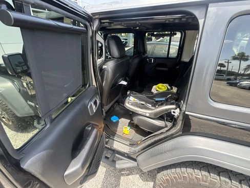 Used 2019 Jeep Wrangler Unlimited Sport S AWD/4WD image 23