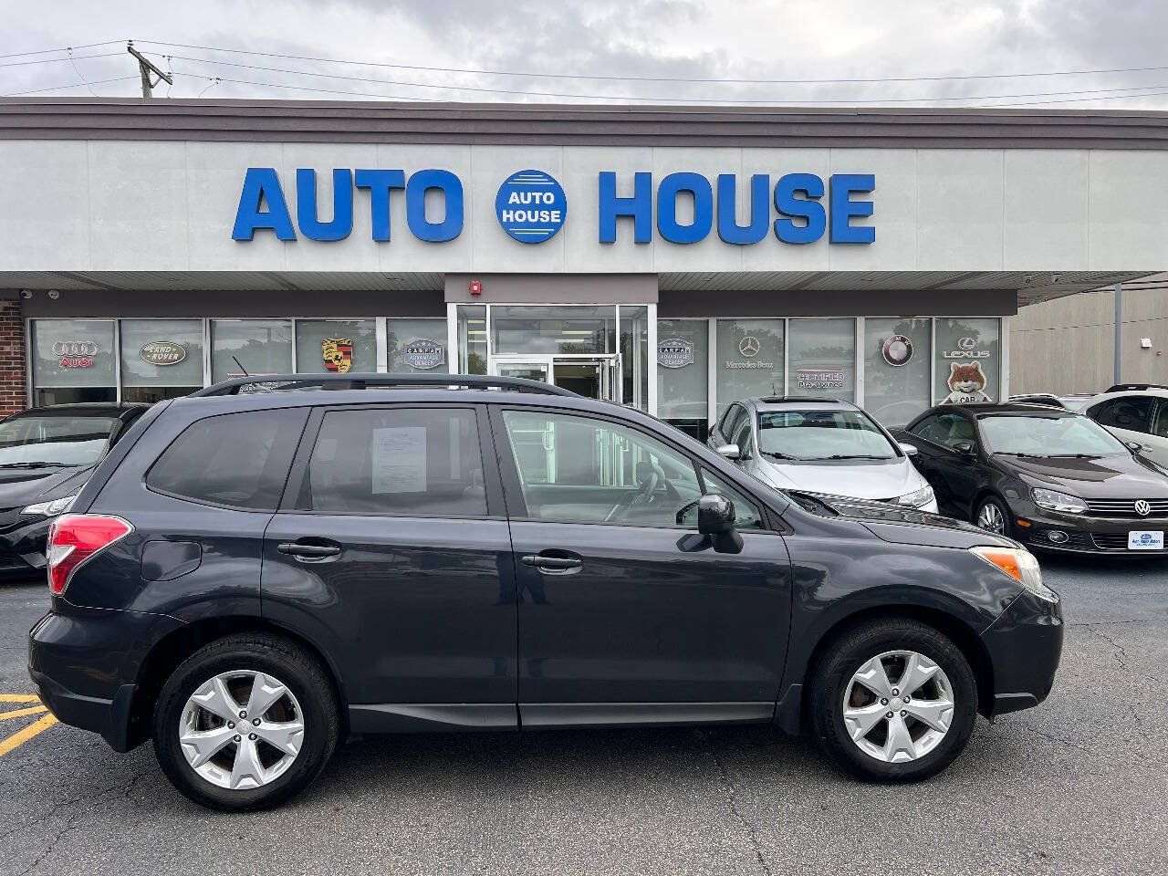 Used 2014 Subaru Forester 2.5i Premium w/ All-Weather Package AWD/4WD image 10