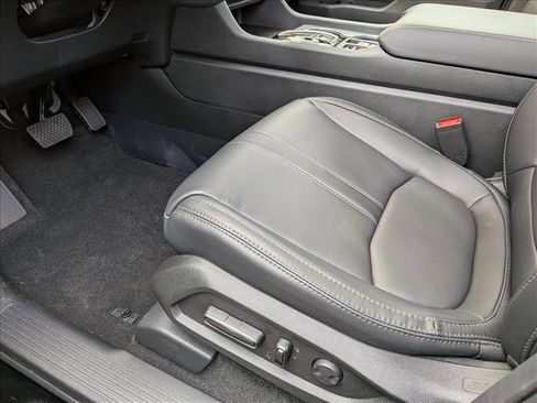 New 2026 Honda Pilot Touring image 4