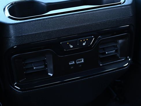 Used 2025 GMC Sierra 2500 AT4 w/ AT4 Premium Plus Package image 39