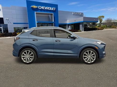 Used 2025 Buick Encore GX Avenir w/ Avenir Technology Package AWD/4WD image 27