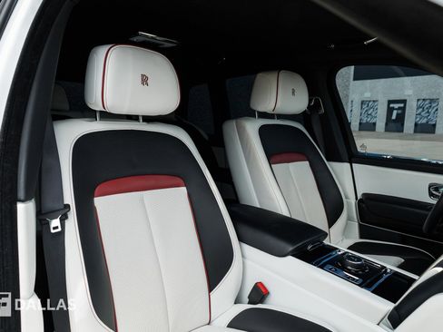 Used 2022 Rolls-Royce Cullinan w/ Technology Package AWD/4WD image 40