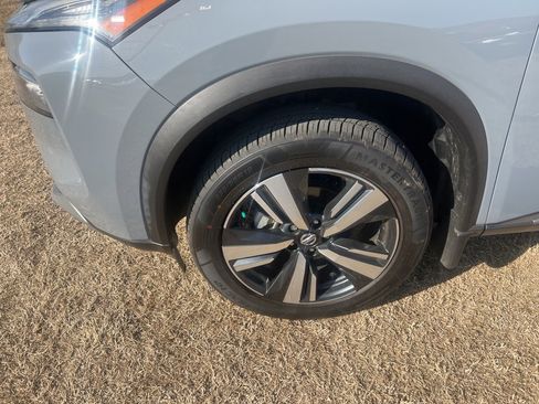 Used 2021 Nissan Rogue SL image 5