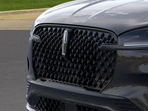 New 2026 Lincoln Aviator AWD image 17