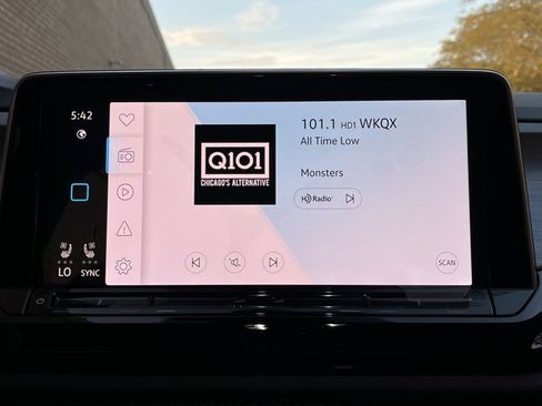 New 2026 Volkswagen Atlas Cross Sport SE image 14