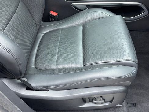 Used 2023 Jaguar F-PACE S image 46