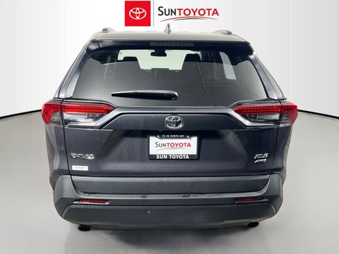 Used 2021 Toyota RAV4 XLE image 5