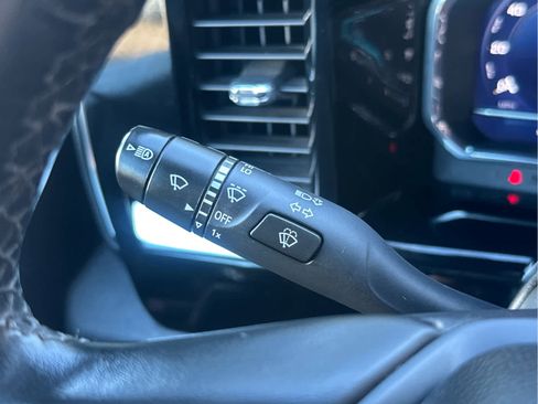 Used 2024 Chevrolet Silverado 2500 LT image 37