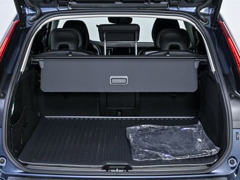 Certified 2024 Volvo XC60 B5 Ultimate w/ Protection Package Premier image 33