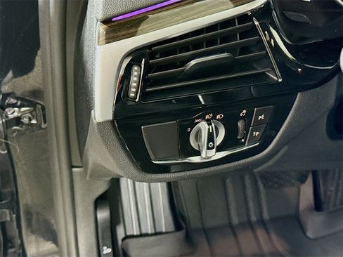 Used 2019 BMW 530i xDrive w/ Convenience Package image 4