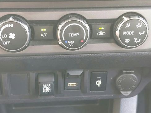 Used 2020 Toyota Tacoma TRD Sport image 51