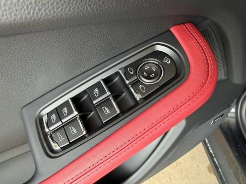 New 2026 Porsche Macan AWD/4WD image 26