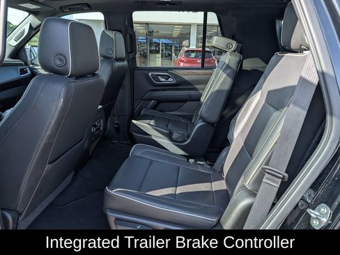 Used 2021 Chevrolet Tahoe Premier w/ Premium Package RWD image 28