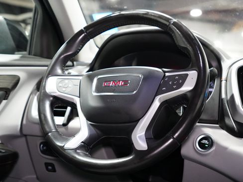 Used 2019 GMC Terrain SLT image 12