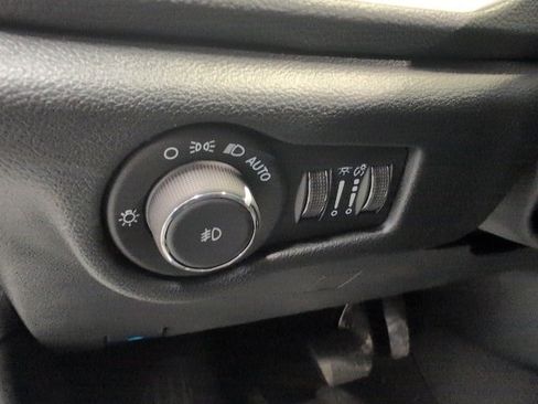 New 2026 Chrysler Pacifica Select image 15