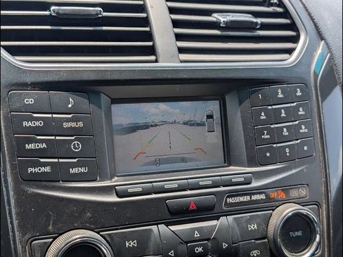Used 2016 Ford Explorer XLT AWD/4WD image 13