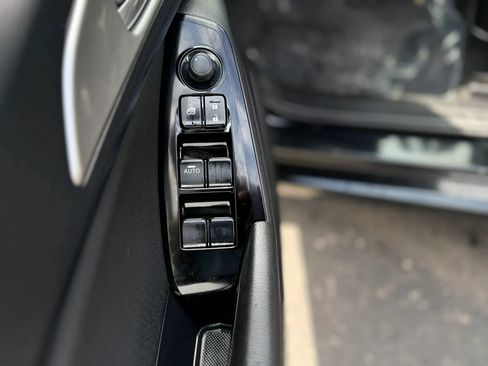Used 2017 MAZDA MAZDA3 Sport FWD image 33