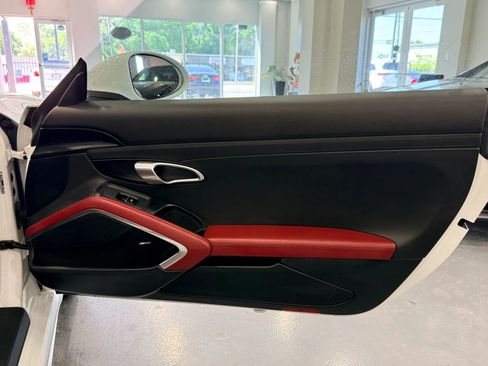 Used 2019 Porsche 718 Boxster S image 34