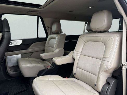 Used 2024 Lincoln Navigator L Reserve AWD/4WD image 36