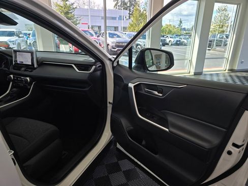 Certified 2024 Toyota RAV4 XLE AWD/4WD image 41