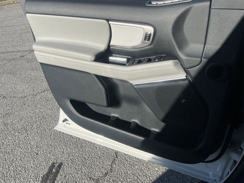 New 2026 Ford Expedition Active image 13