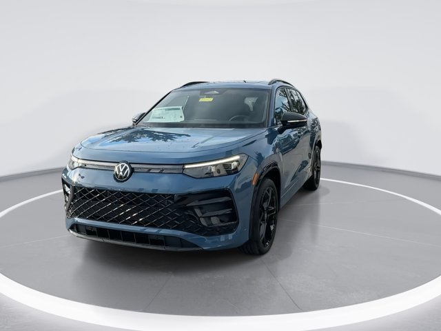 New 2026 Volkswagen Tiguan SE R-Line FWD image 3